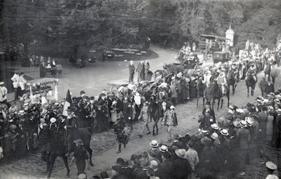 98228 Afbeelding van de historisch-allegorische optocht ter gelegenheid van het 25-jarig regeringsjubileum van H.M. ...